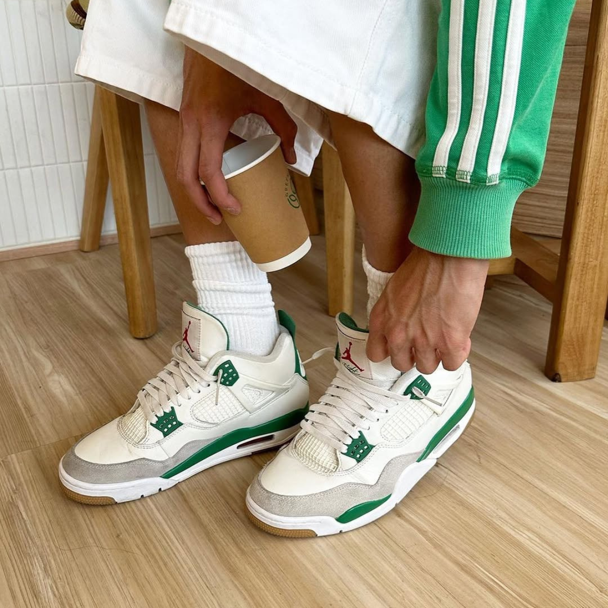 pine green jordan 4