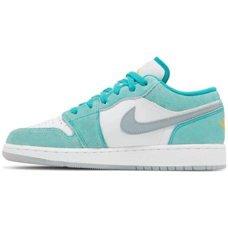 
                  
                    Jordan 1 Low New Emerald (GS)
                  
                